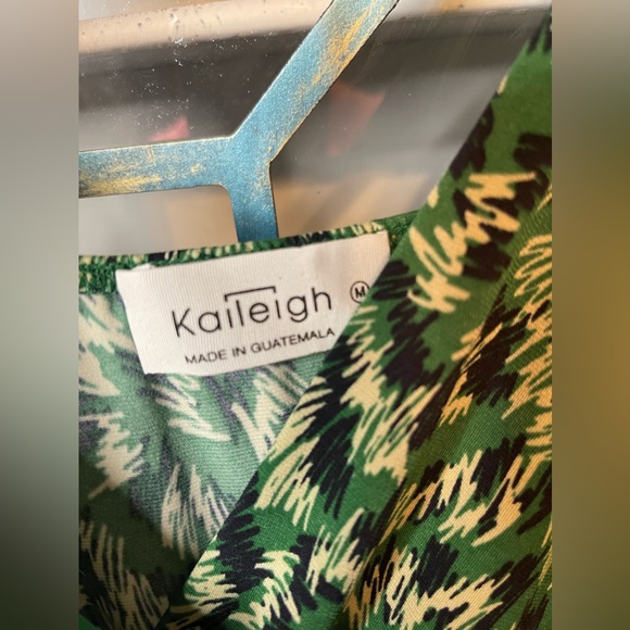 Kaileigh Pants Jumpsuit Size M NWOT - Picture 3 of 4